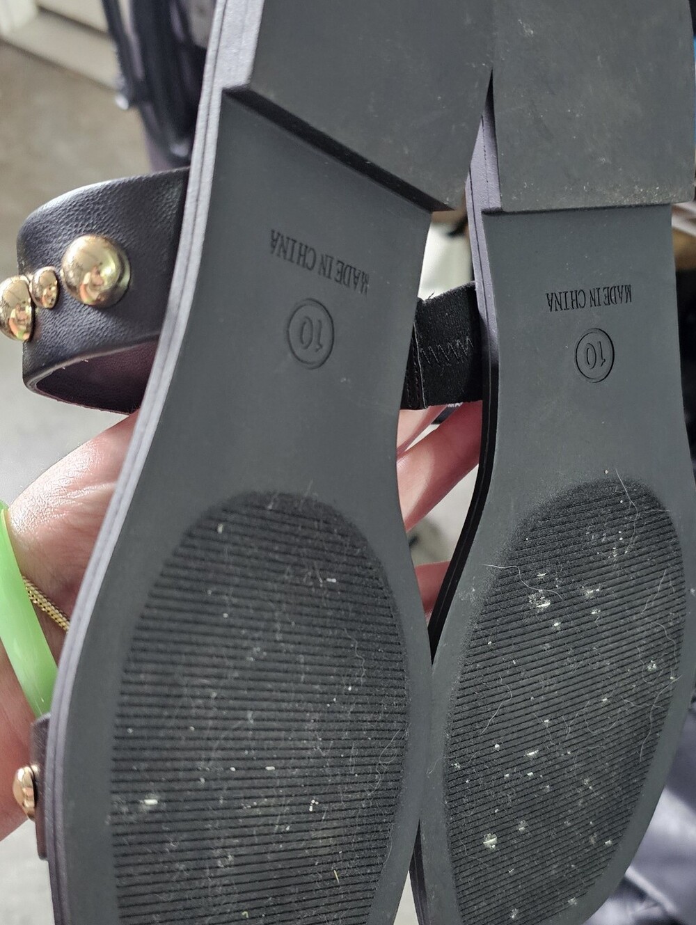 Steve Madden Brigette Slide Sandal | Black | Size 10 | Gold Ball Studs - Picture 4 of 4